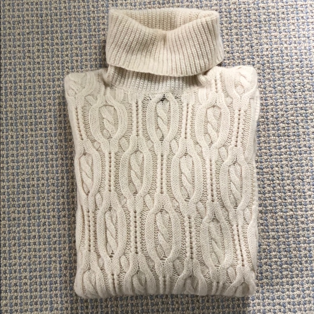 Ivory cashmere turtleneck sweater size S